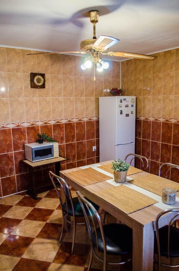 Collosal Apartment With Garden Бухарест Экстерьер фото