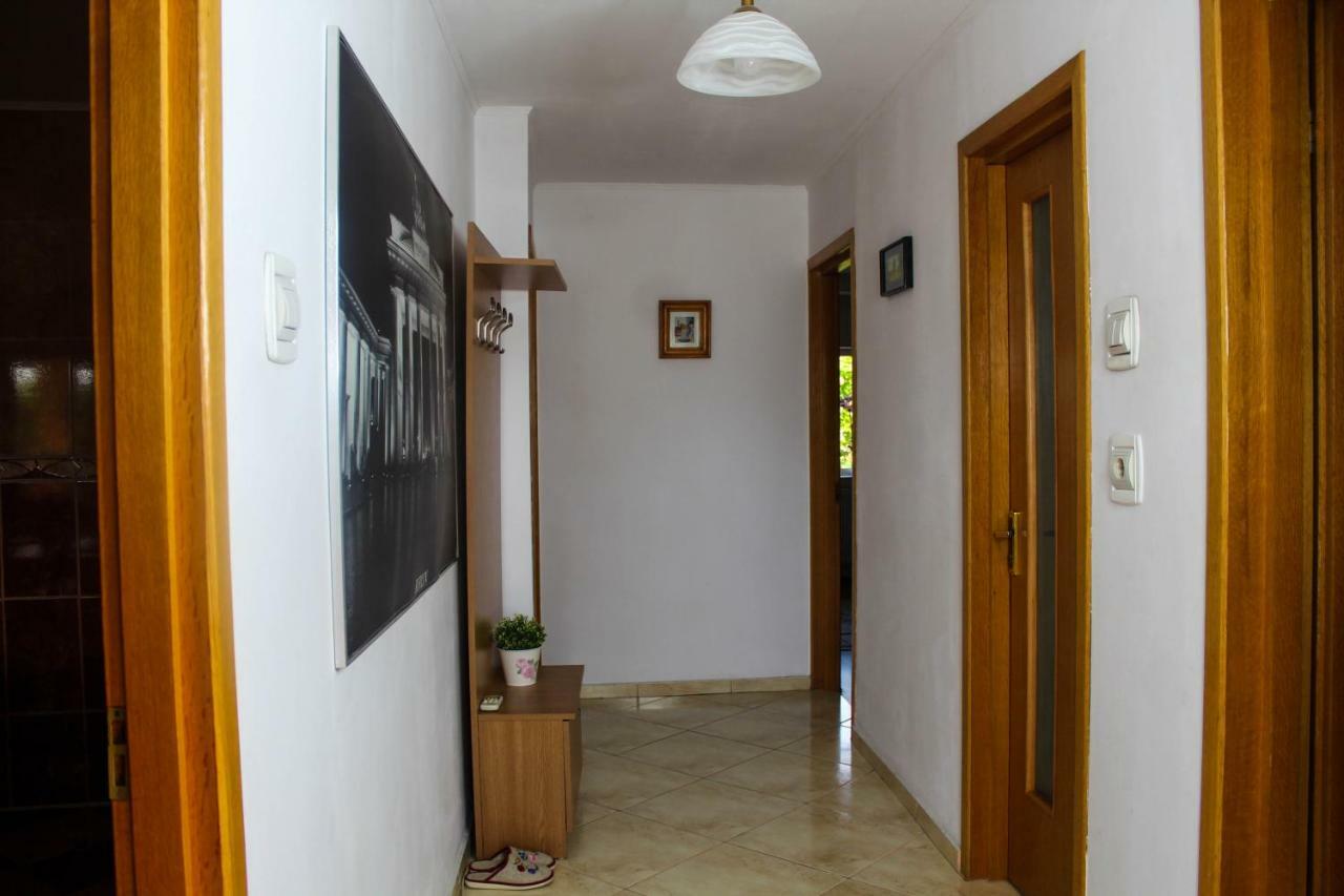 Collosal Apartment With Garden Бухарест Экстерьер фото